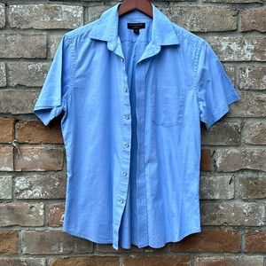 Banana Republic collar button up. Size S, light blue.